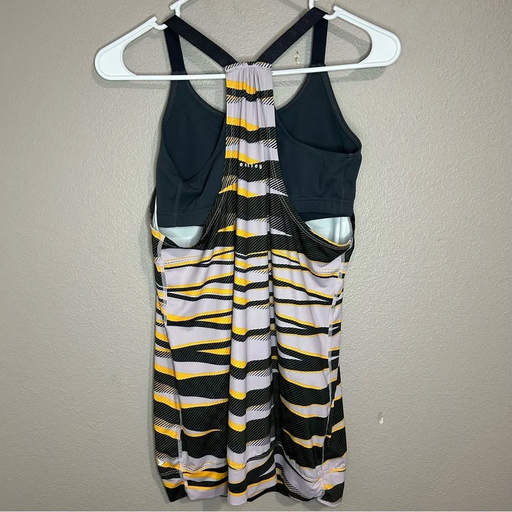 Oakley printed athletic tank top with built in sport bra women’s size small - Image 5