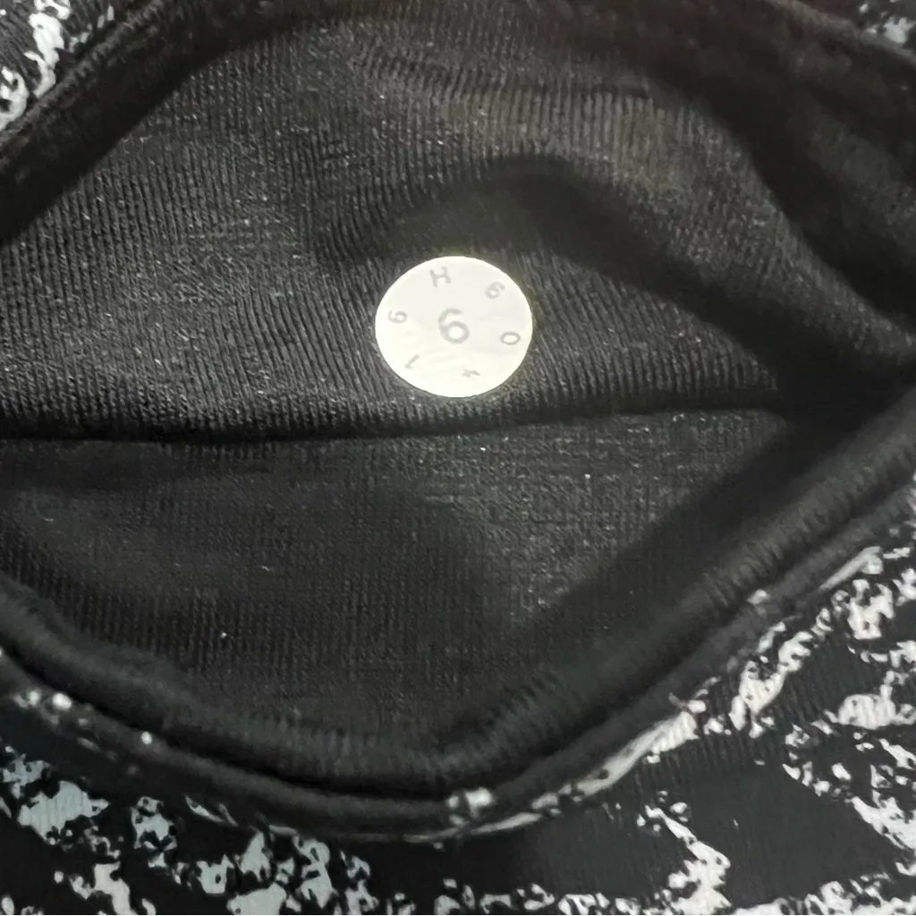 lululemon athletica Black and White Patterned Leggings - Image 4