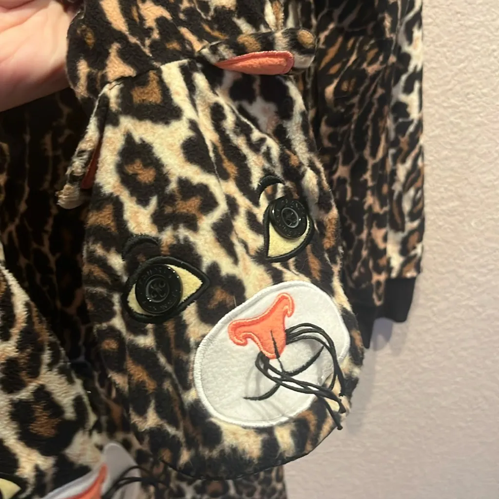 Nick & Nora Woman’s Cat Jaguar Cheetah Onesie Footed One Piece Pajamas Small - Image 5