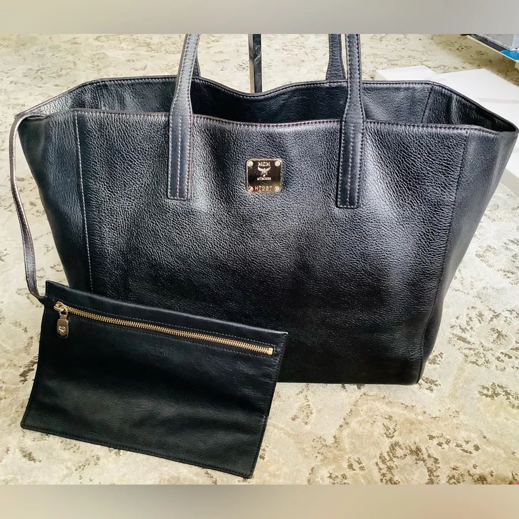 Authentic MCM GENUINE LEATHER TOTE🌹🌹🌹 - Image 2