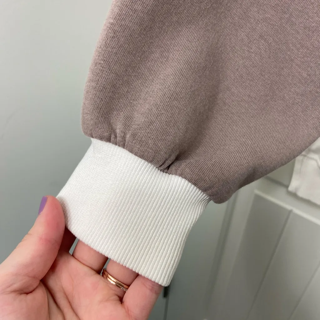 EUC Primark women’s white colored sleeve fleece lined‎ decal crewneck large - Image 2