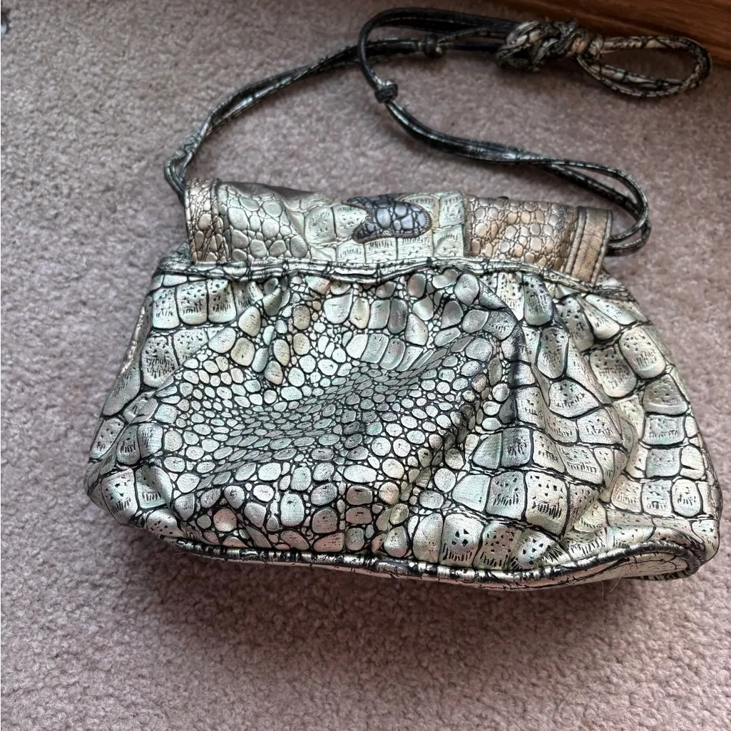 Vintage 90s Metallic Patchwork Quilted Shoulder Bag – Retro Vegan Bronze Gold - Image 2