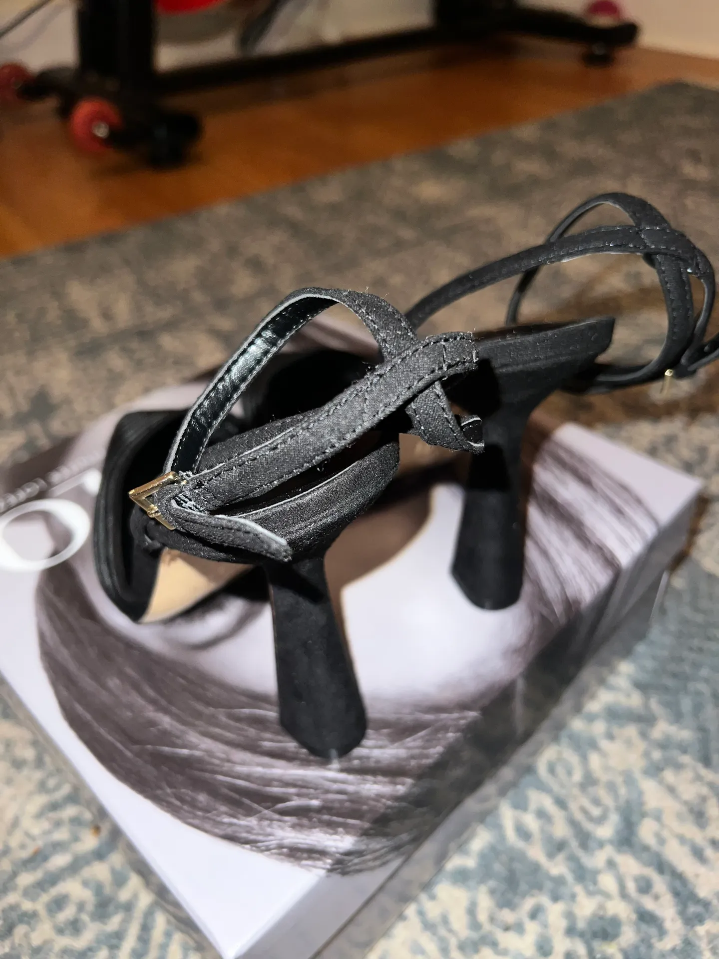 Black heel Size 7.5 - Image 4