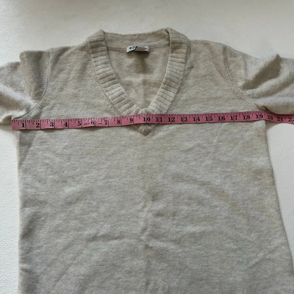 Athleta Cream Merino Wool V-Neck Sweater Size Small - Image 5