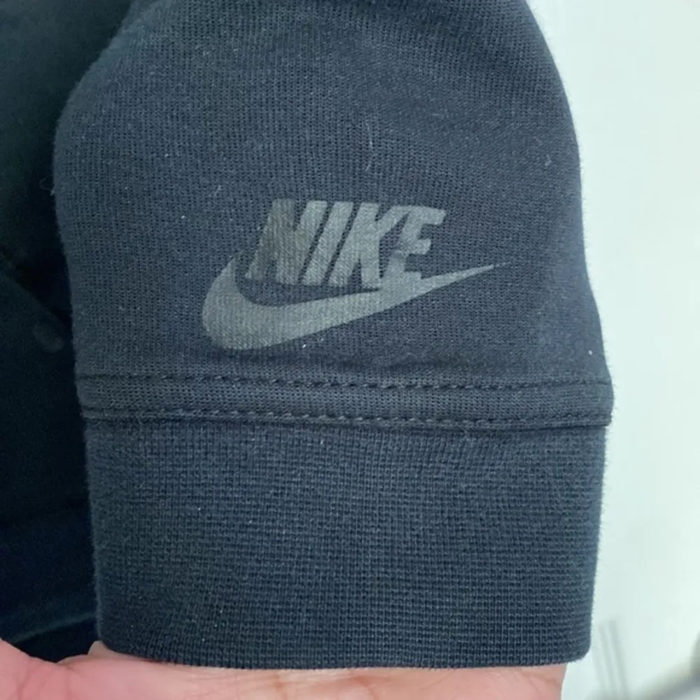 Nike Activewear Double Chest Black Hood Sweatshirt Thumb Hole Size Small #3520 - Image 4