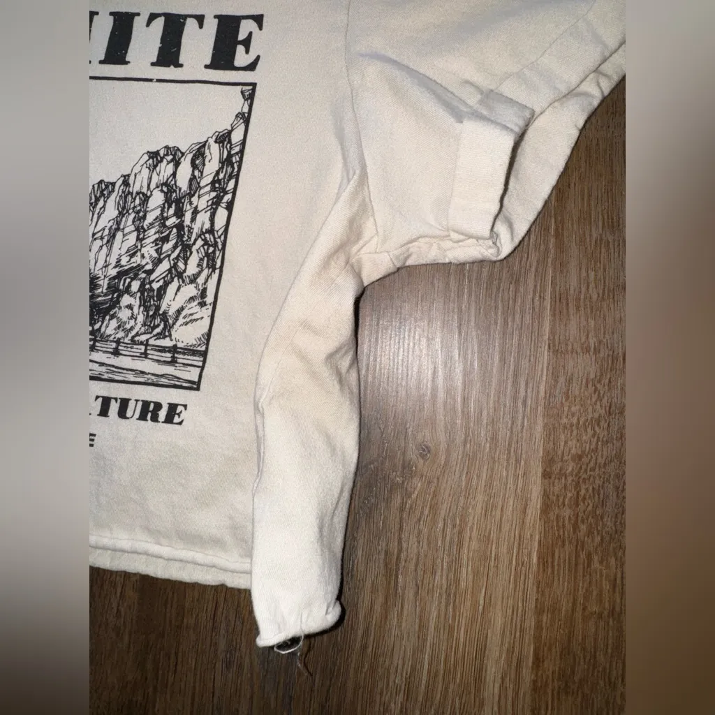 Yosemite Graphic Crop Top Pink - Image 4