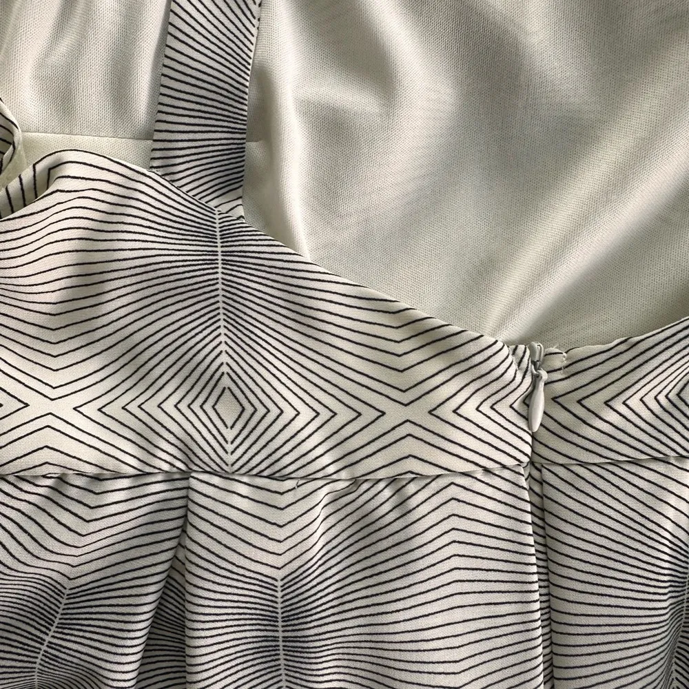 Unique Geometric Patterned Dress with Colorful Hem - Image 3