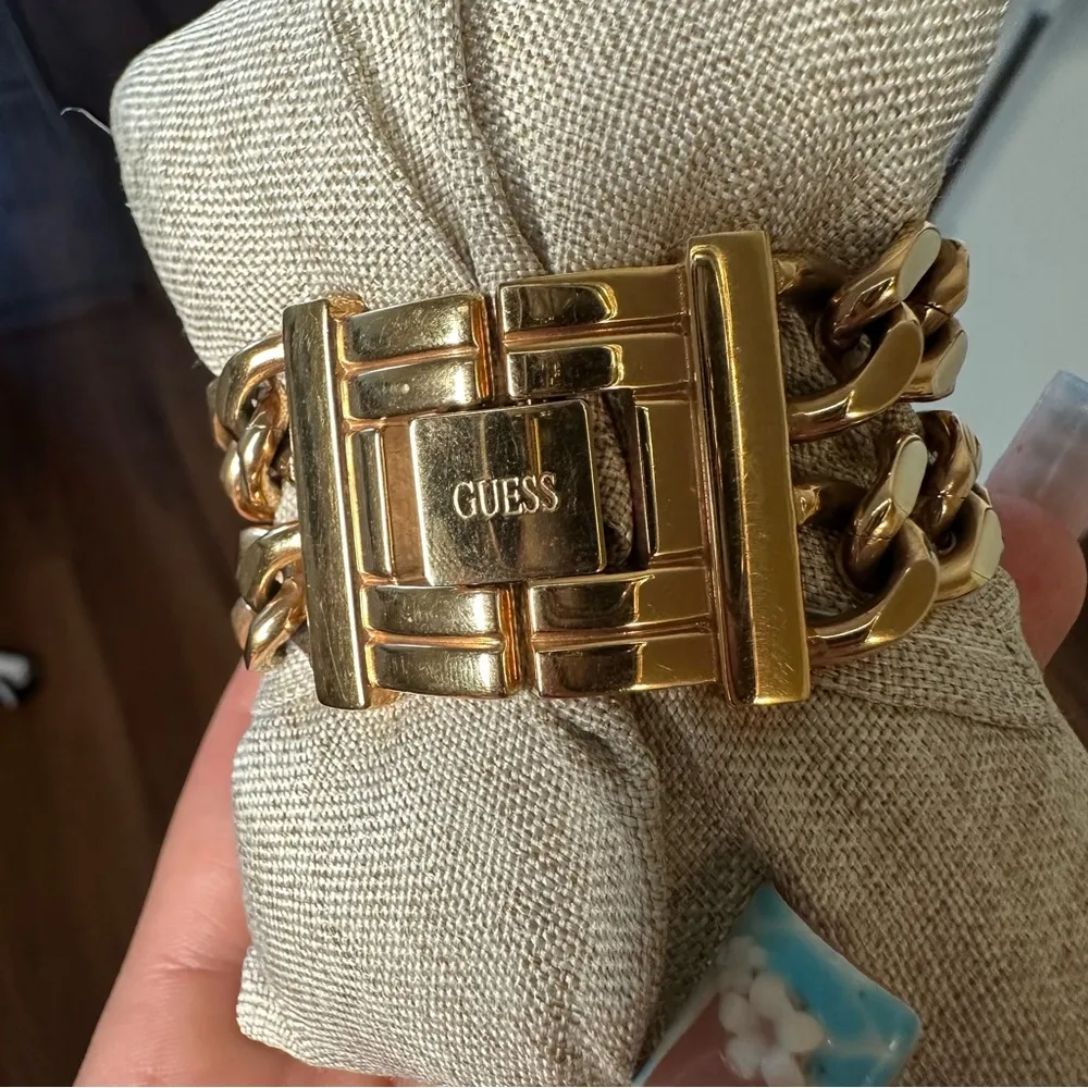 Rose Gold Guess Women’s Watch - Image 3