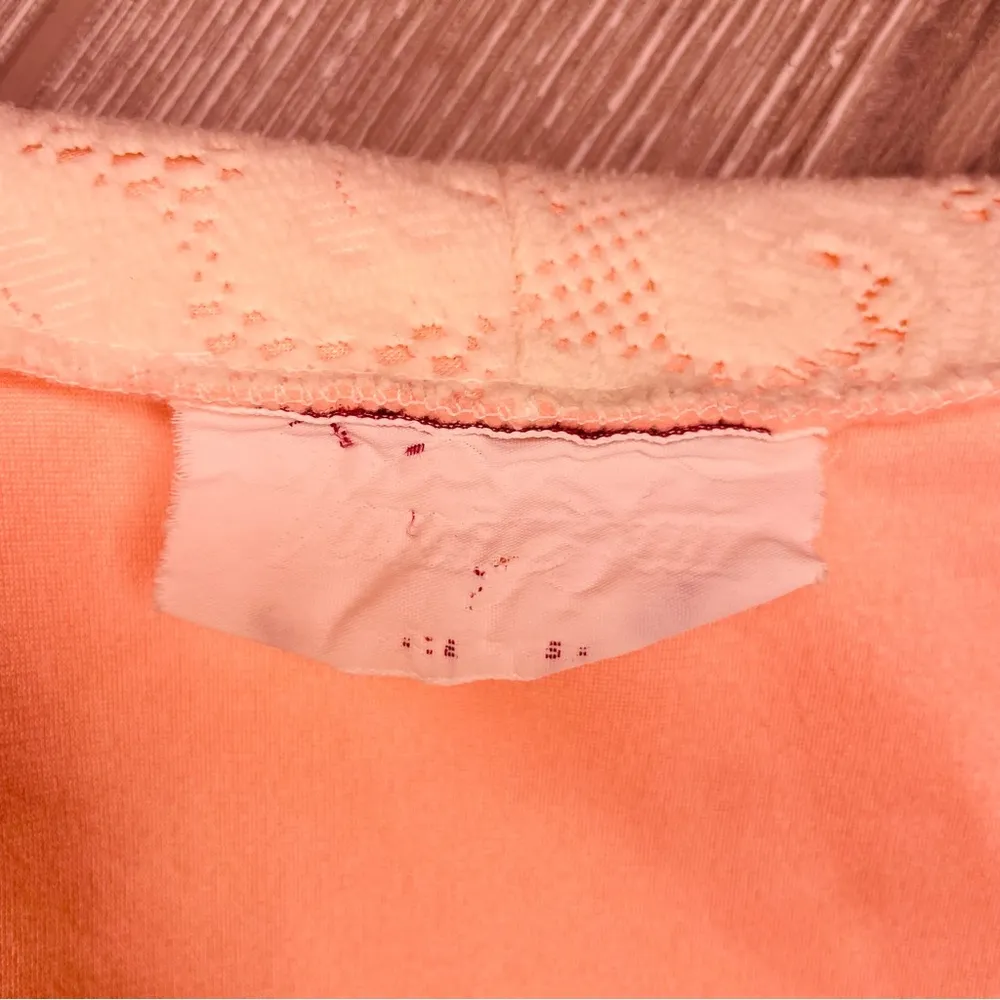 Vintage Vanity fair pink and lace sleeper wear robe pajamas - Image 8