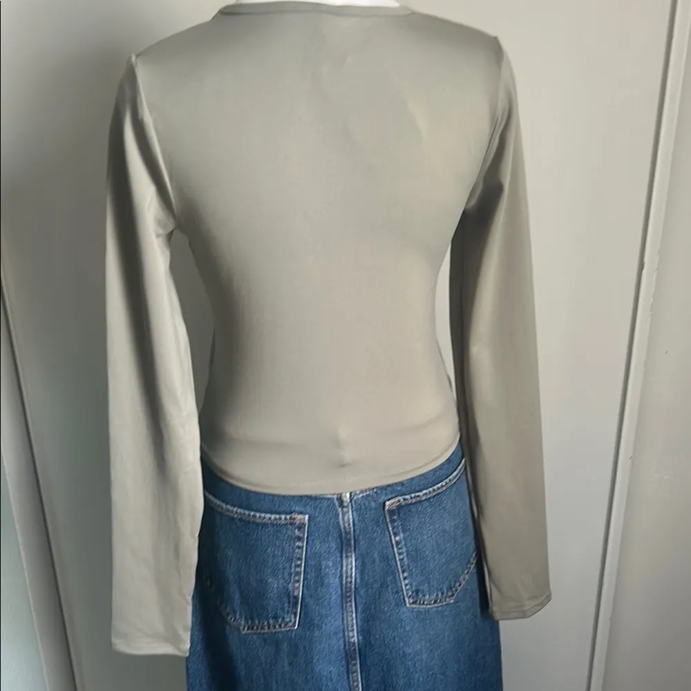 New Cotton On Buttery Soft Stretch Fitted Long Sleeve Athletic Workout T-Shirt - Image 9