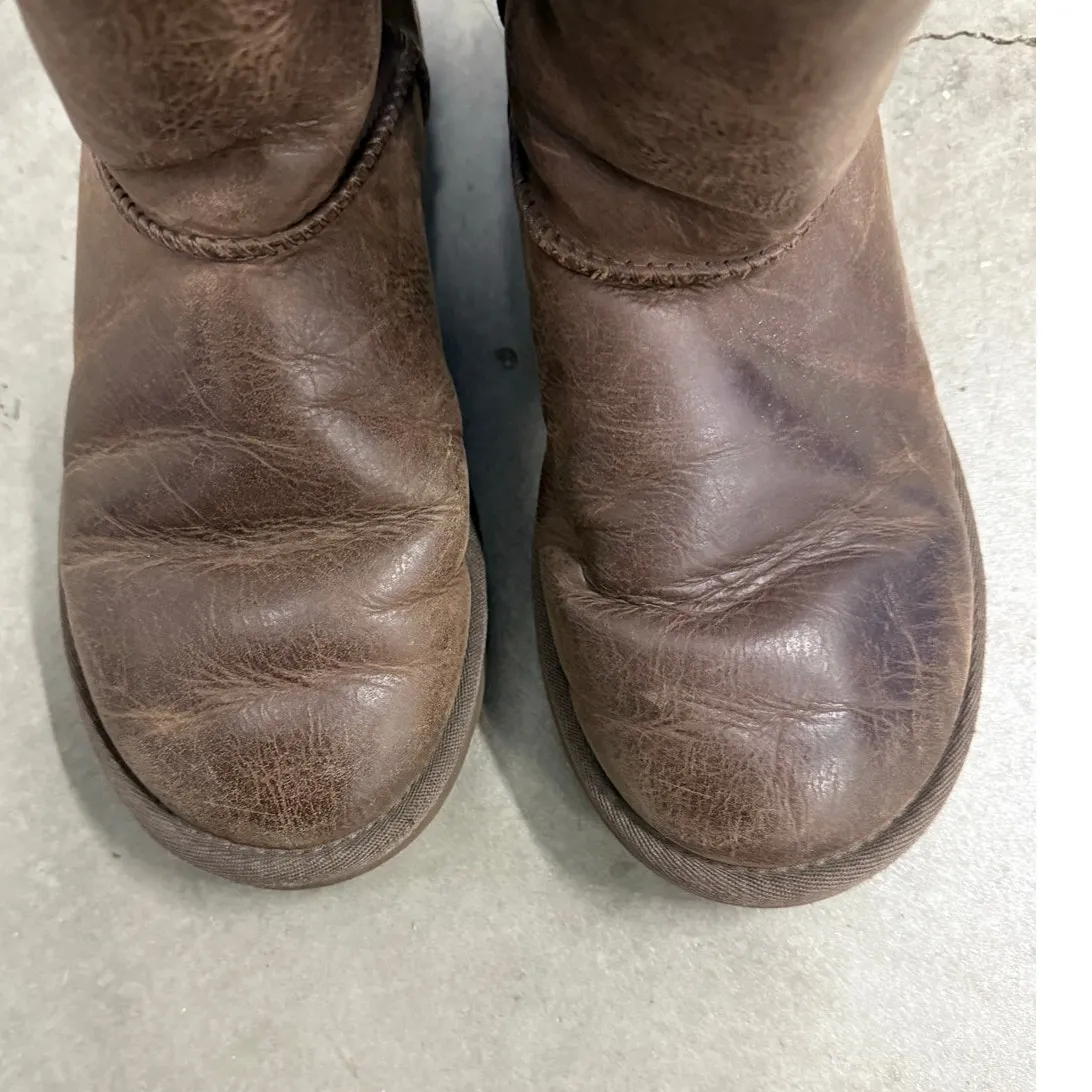 UGG Classic Short Leather Boot Women’s size‎ 6 Winter Ski - Image 6