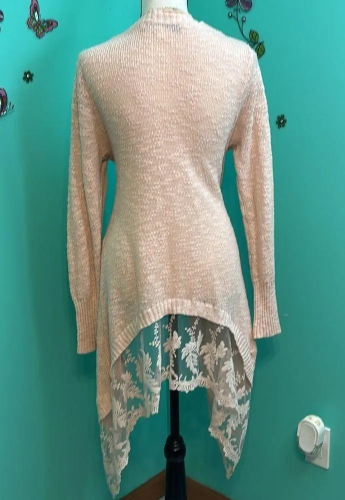 "Blue Rain" brand cardigan with lace detailing at the bottom - Image 5
