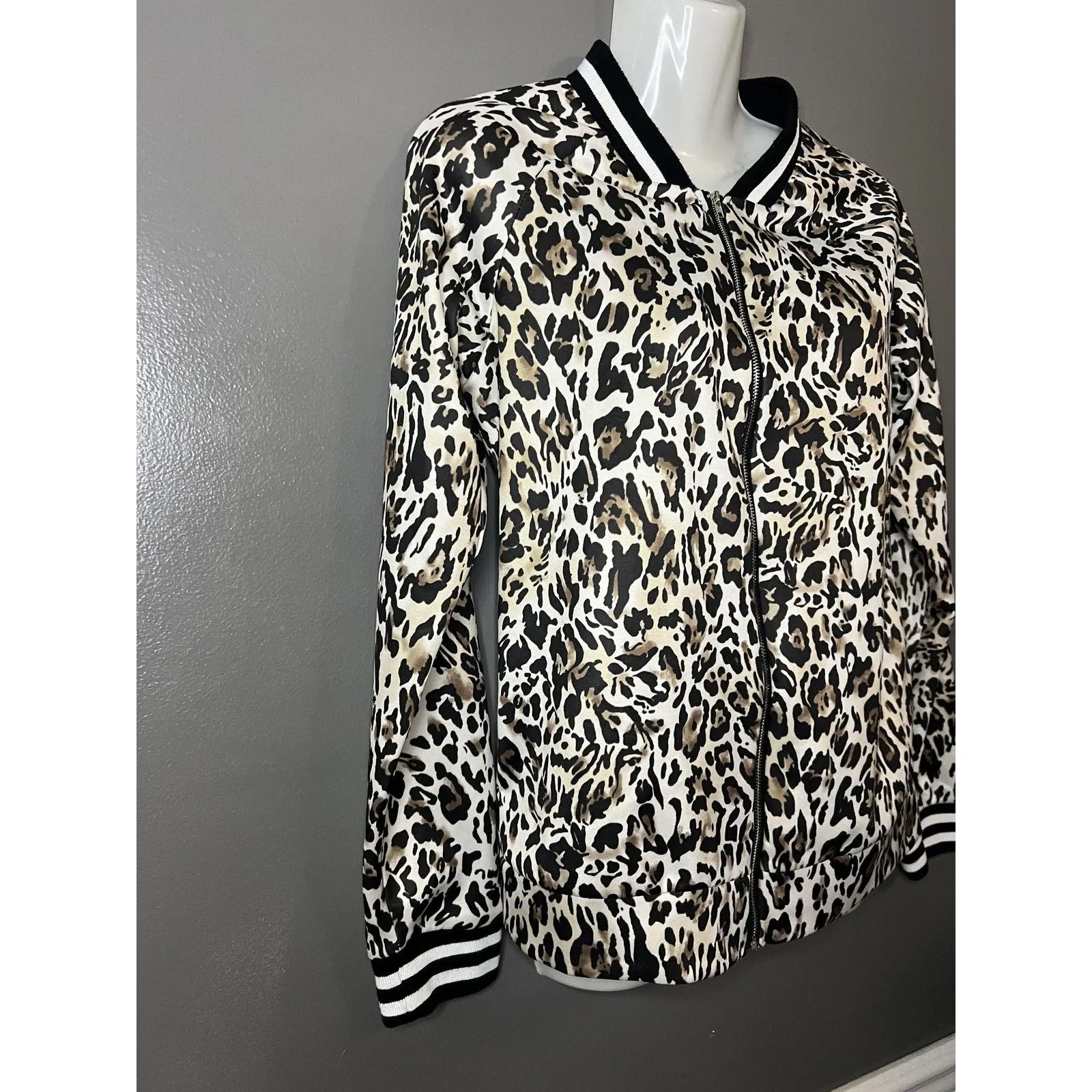 Leopard Print Jacket Womens Medium Black White Zip Bomber Lightweight Animal Brown - Image 2