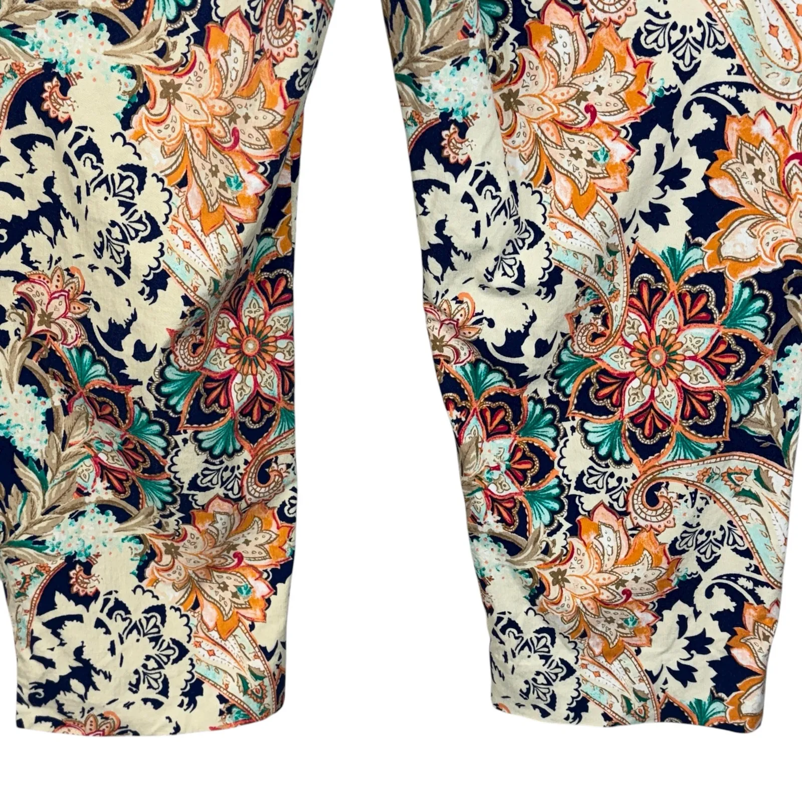 Chico’s SZ 2.5 (14) Crop Pants Pull-On Stretch Paisley Floral Flat Front Hi-Rise - Image 6