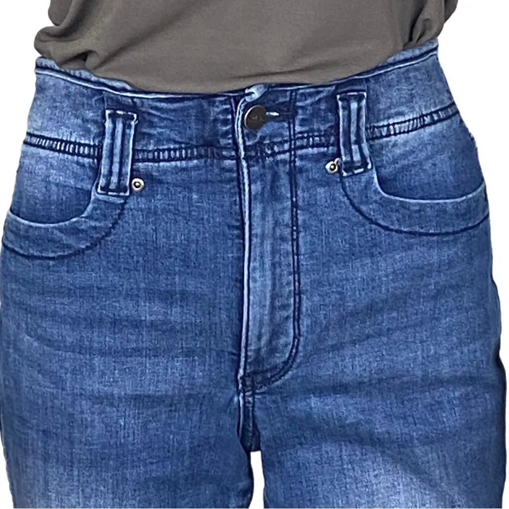 NYDJ Ami Skinny Jeans - Deep Indigo color cropped ankle great condition Size 6 - Image 2