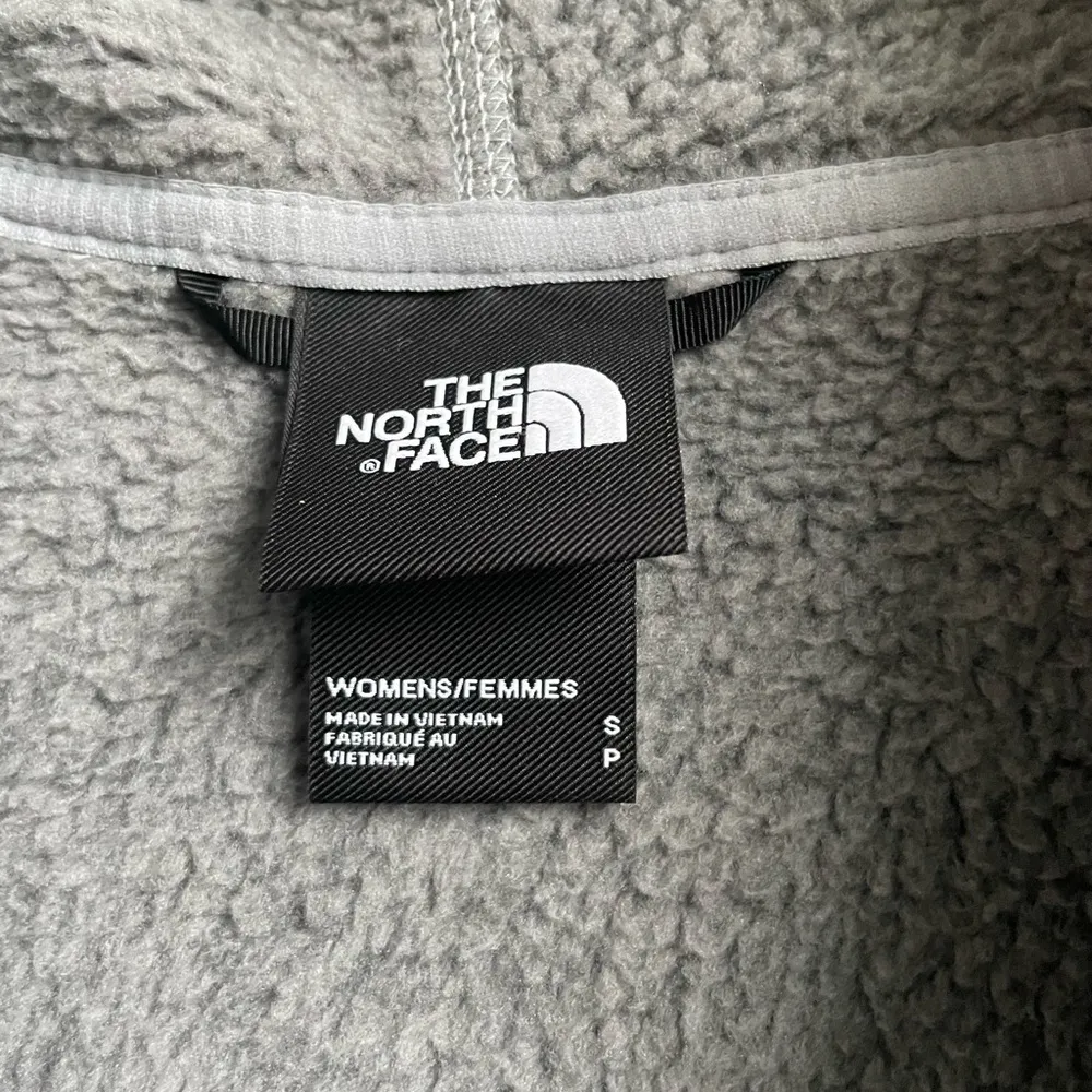 The North Face Zip Up Sweater Fleece Size Small‎ Small Flaw Extra Embroidery - Image 5