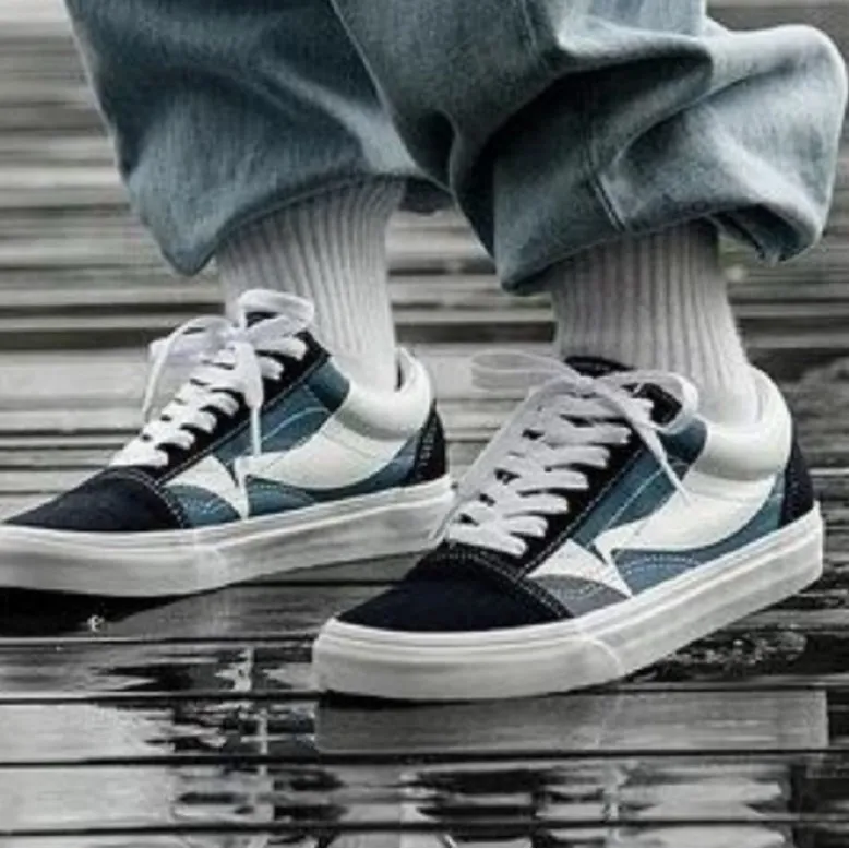 Vans Navy and White Old Skool sneakers - Image 2