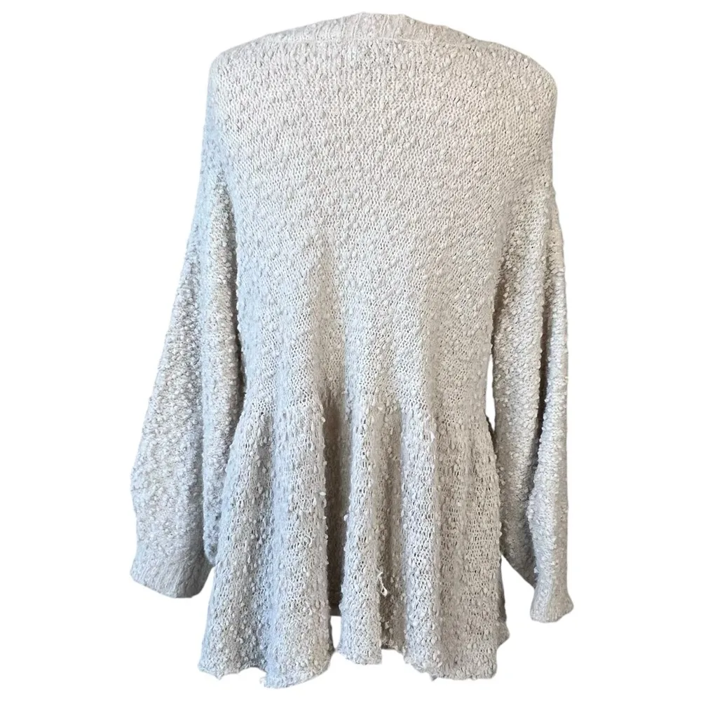 POL Popcorn Peplum V Neck Sweater - Image 11