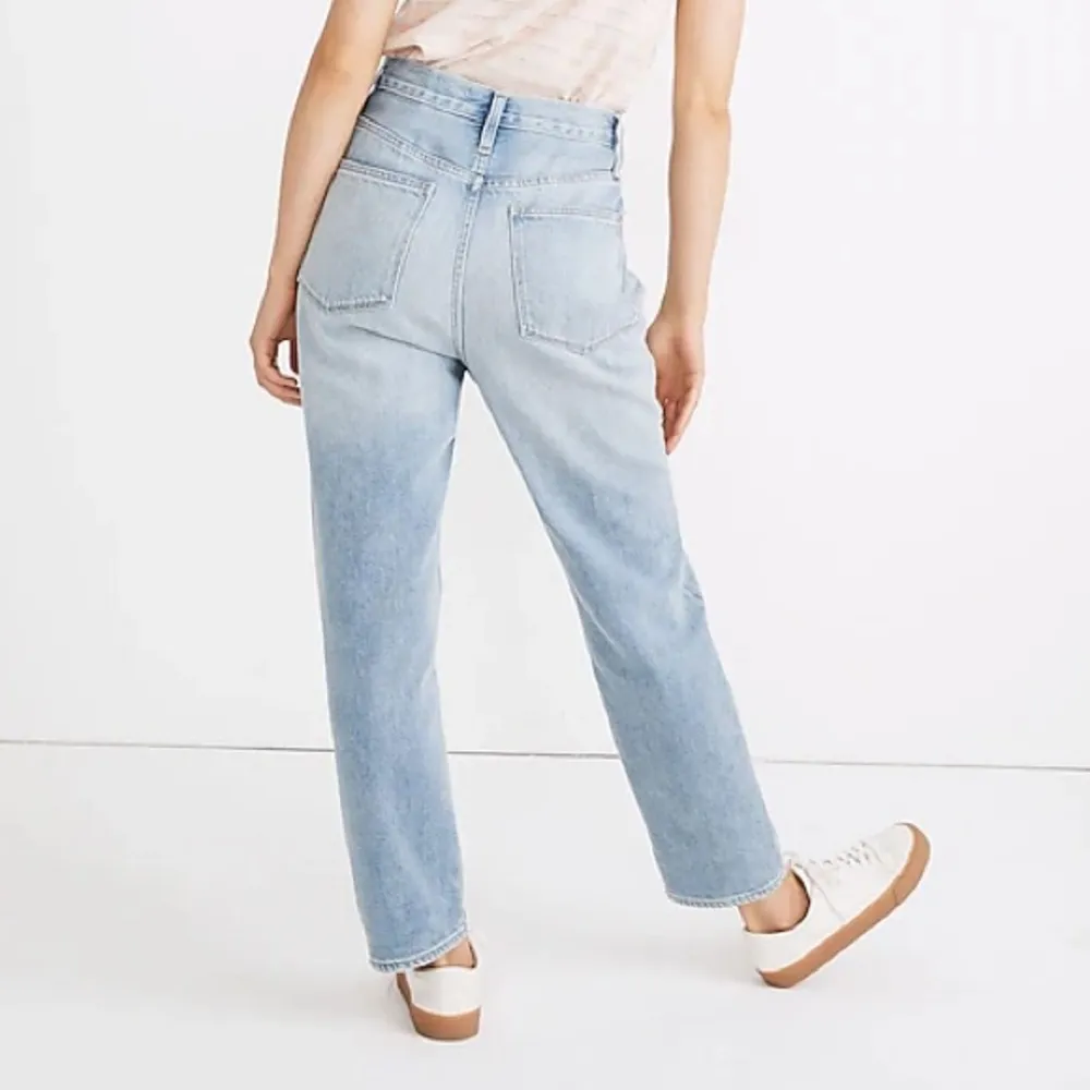 Madewell The Mom Jean in Gilford Wash Light Wash Slouchy Jeans Size 30 | 10 - Image 7