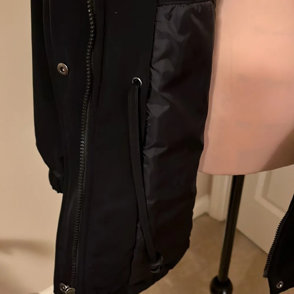 Izzi vintage Women's Black Winter Jacket Size Large - Image 8