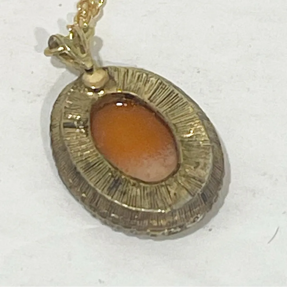 Vintage Gold Tone Cameo Portrait Woman Necklace Jewelry - Image 3