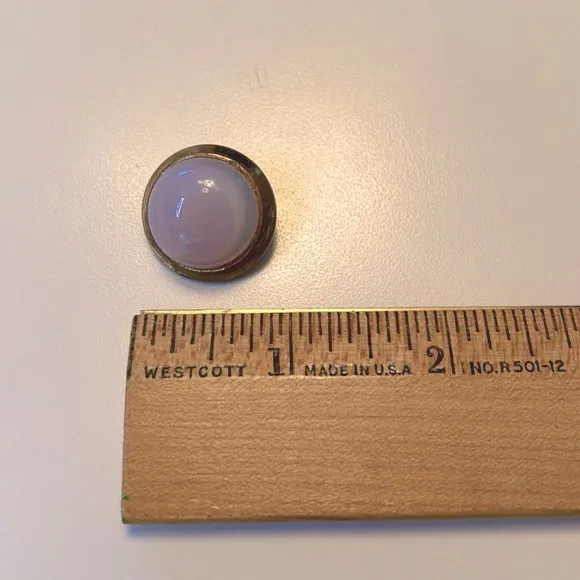 Vintage round clip on earrings milky pinkish center glass stone set in gold tone Pink - Image 6