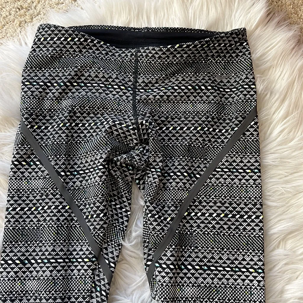 Nike Lux Black White Geometric Running Legging Tight - Image 6