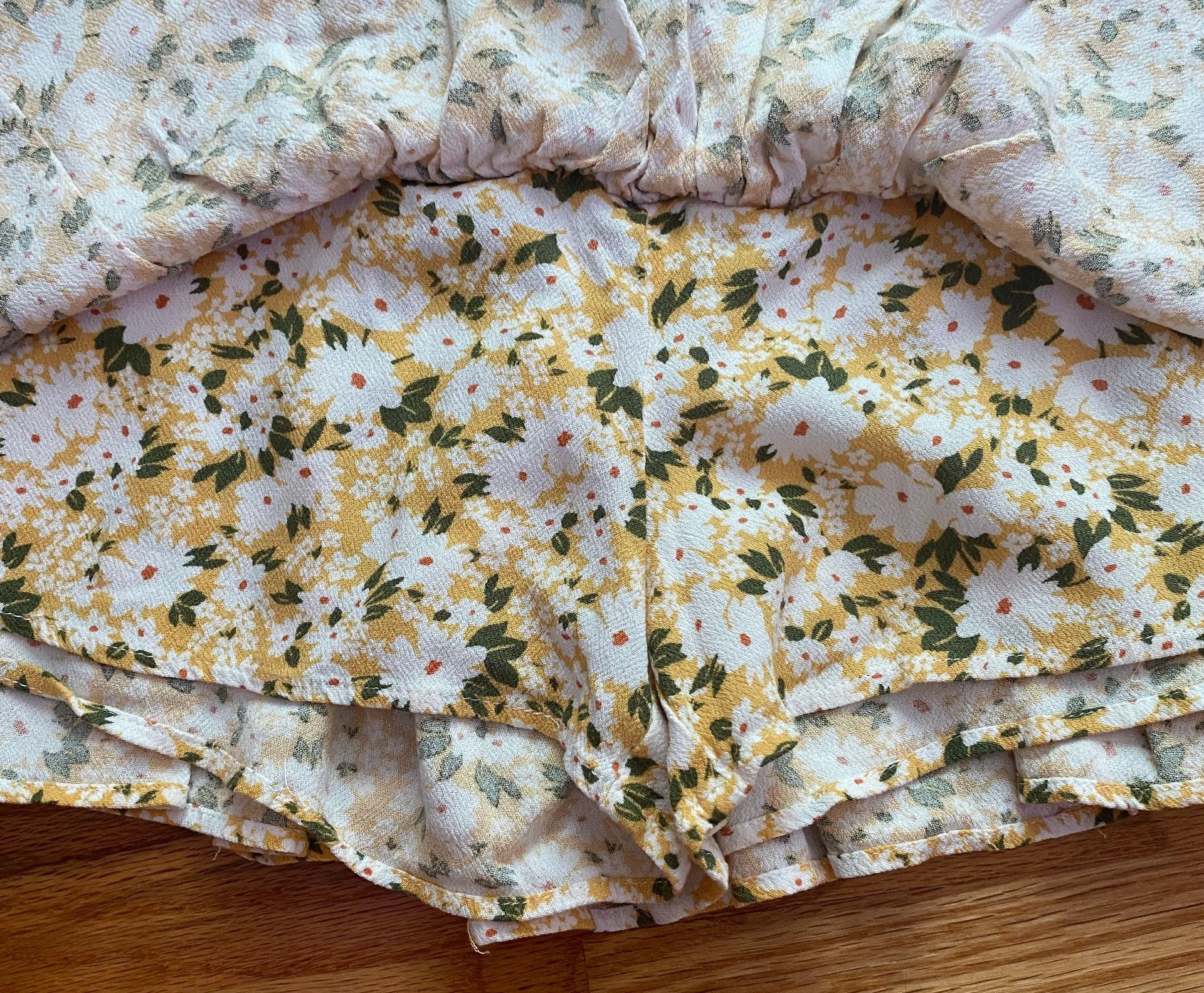 yellow daisy print flounce skort - Image 5