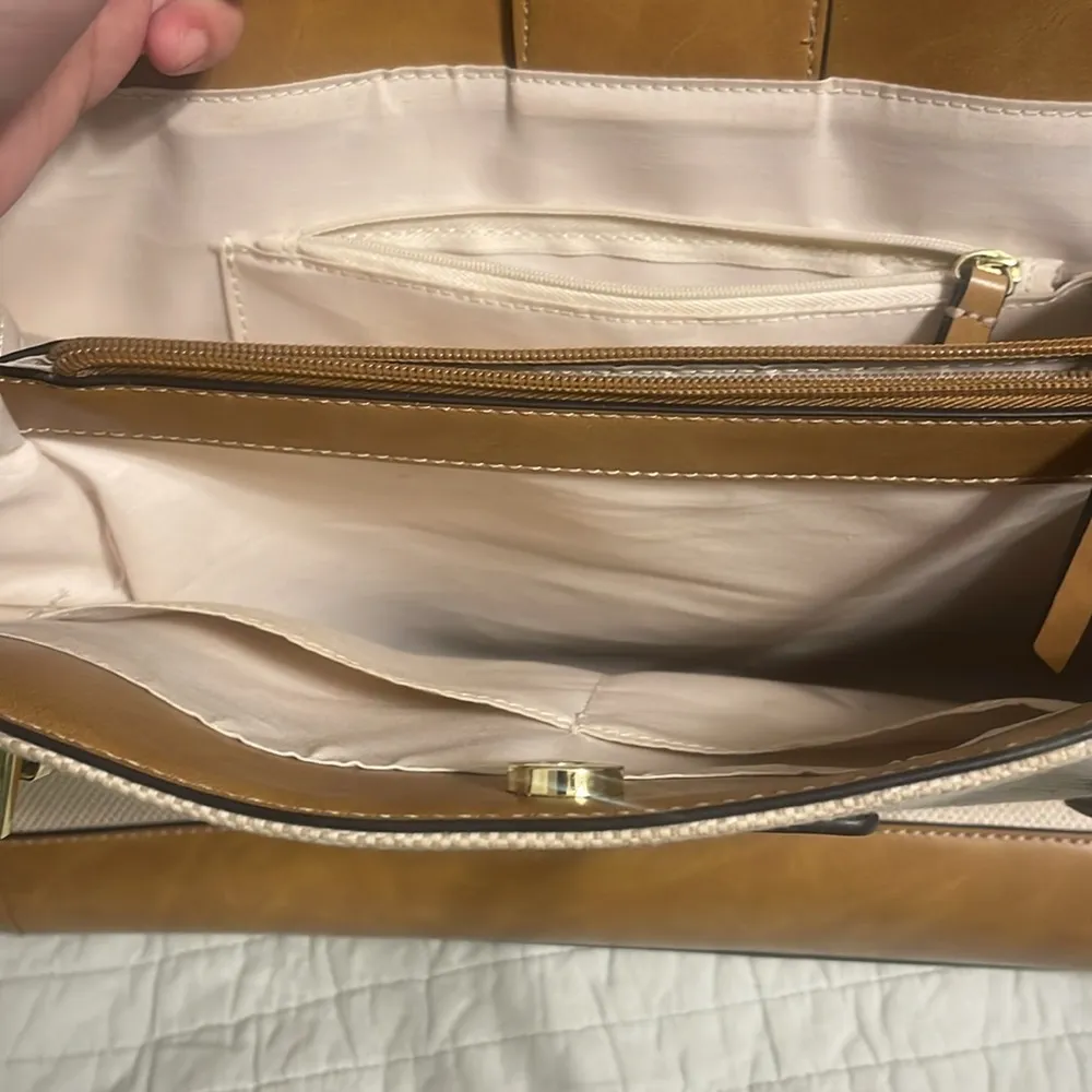 Liz Claiborne purse - Image 5