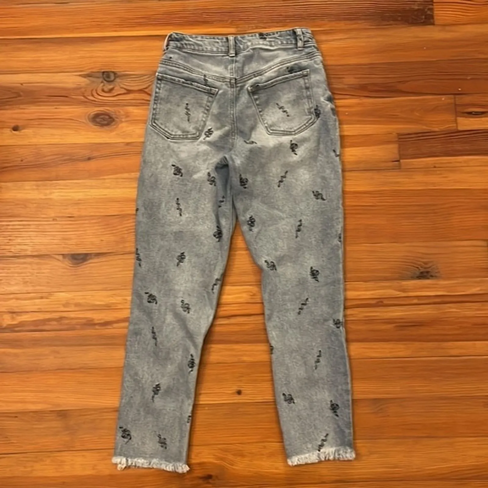 Tinseltown Blue Jeans Junior Size 5 Straight Leg Denim Snakes Light Wash Raw Hem - Image 6