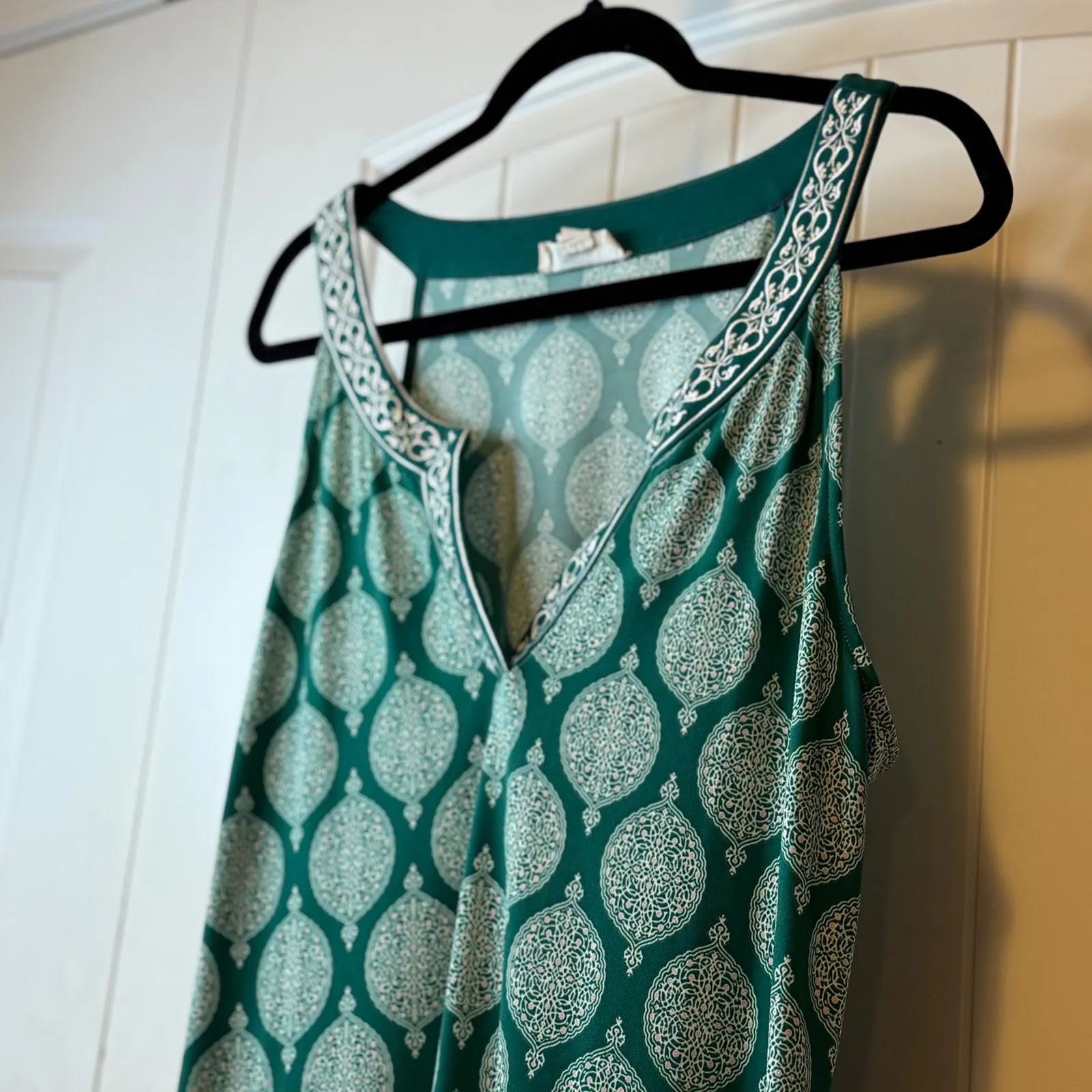 Magnolia Grace Alhambra Petite XL Green Medallion Print V Neck Sleeveless Dress - Image 4
