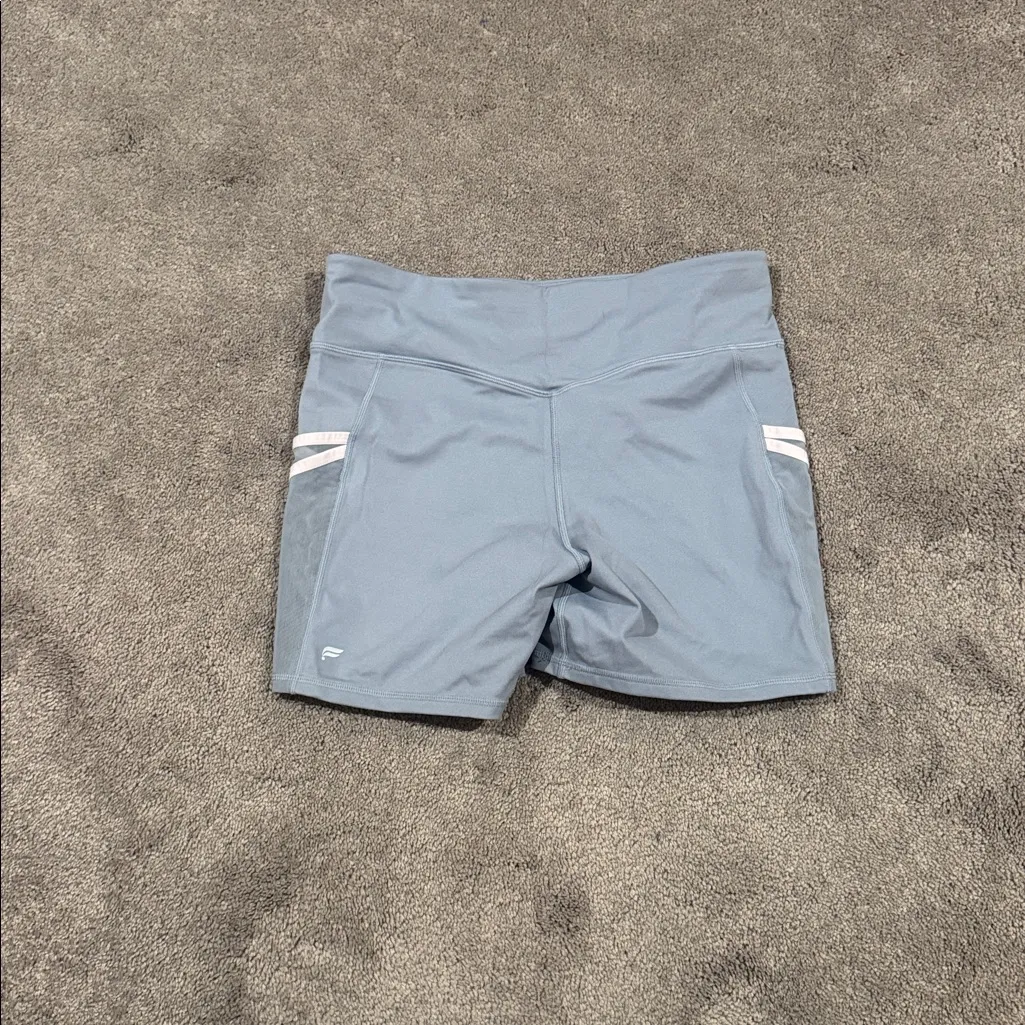 Fabletics Gray Motion365 Shorts SIZE L - Image 6