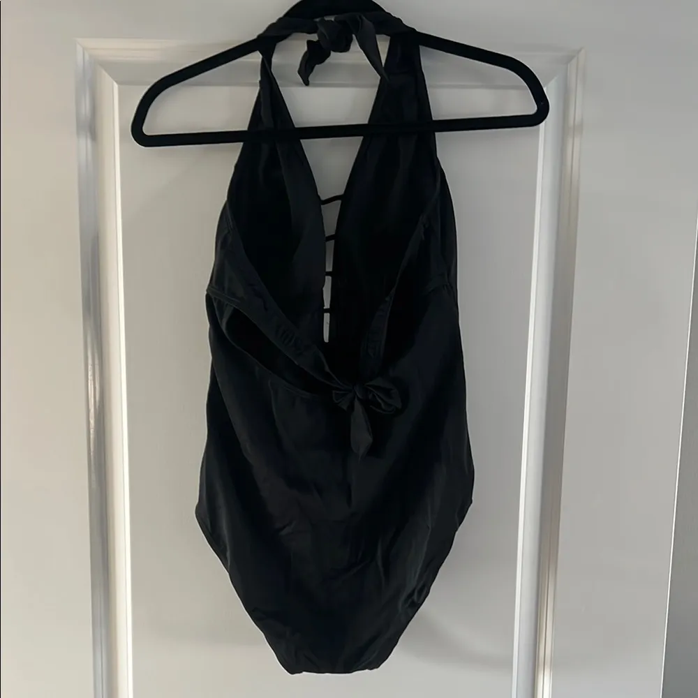 Black Halter One - Image 4