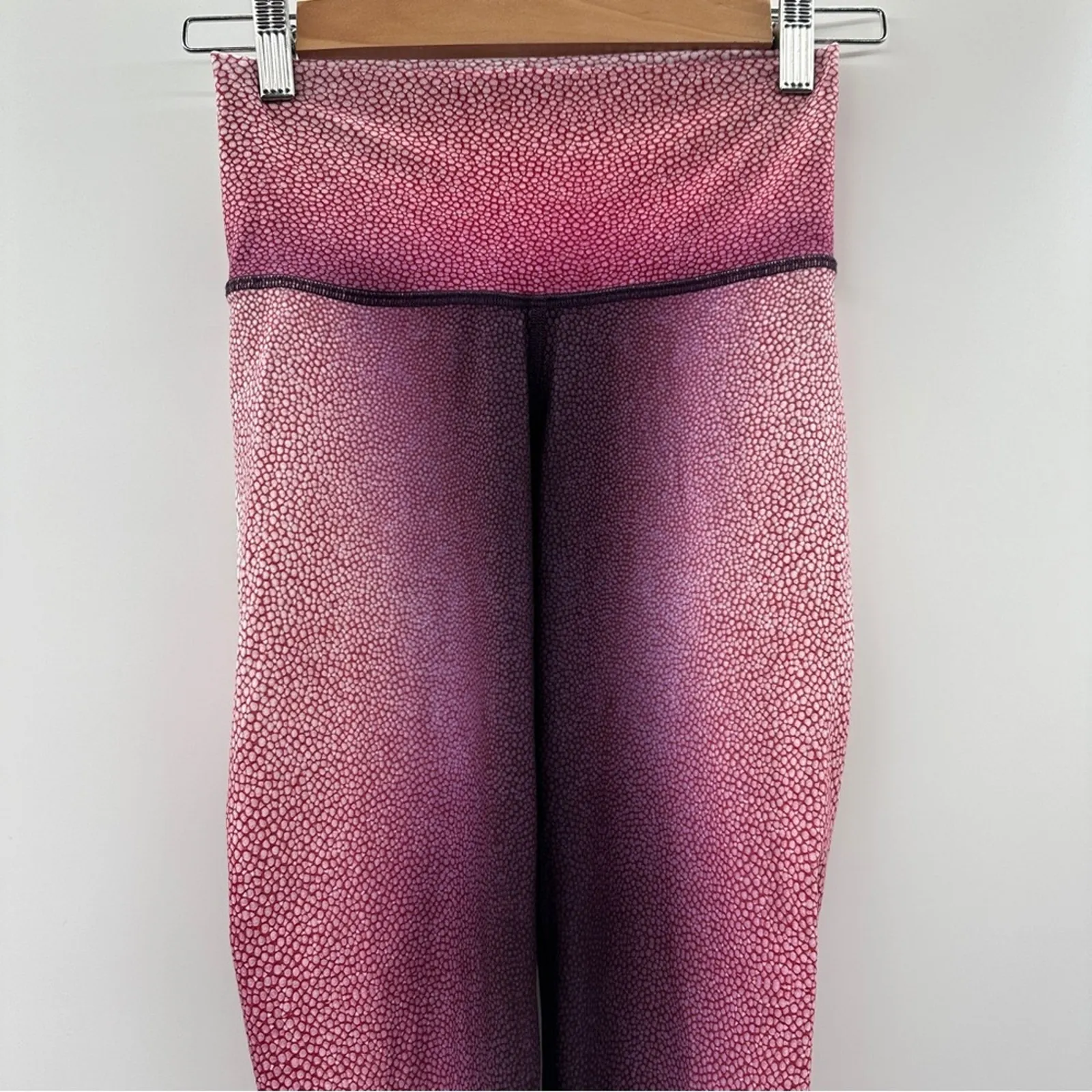 Niyama Sol Shagreen‎ Barefoot Mid Rise Leggings in Peony Ombre Sz S Purple - Image 4