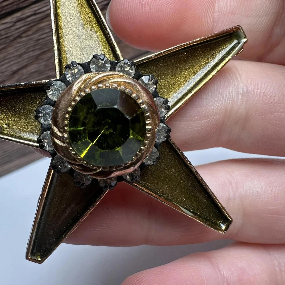 HAR Olive Green Star Rhinestone & Enamel Brooch Pin Vintage Signed Gold - Image 5
