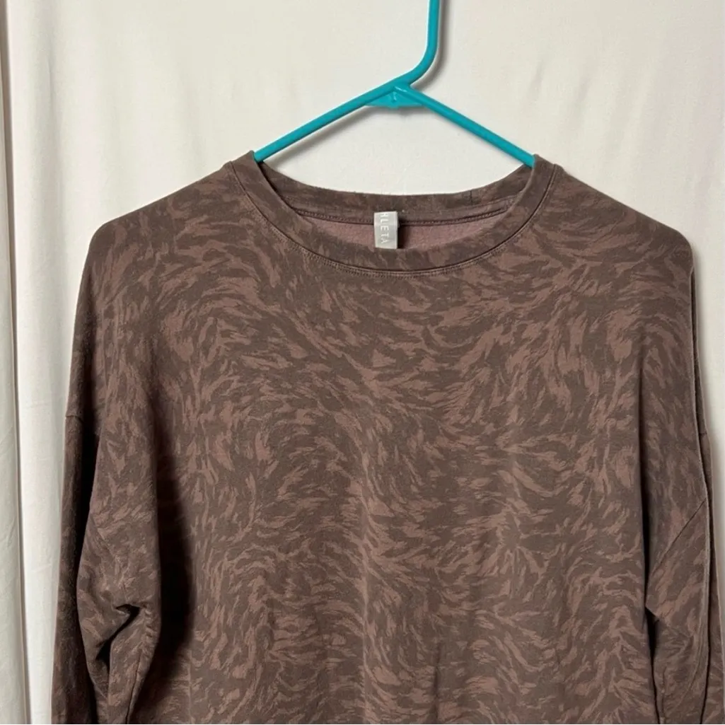 Athleta Studio To Street Printed Sweatshirt Size XLT - Image 3