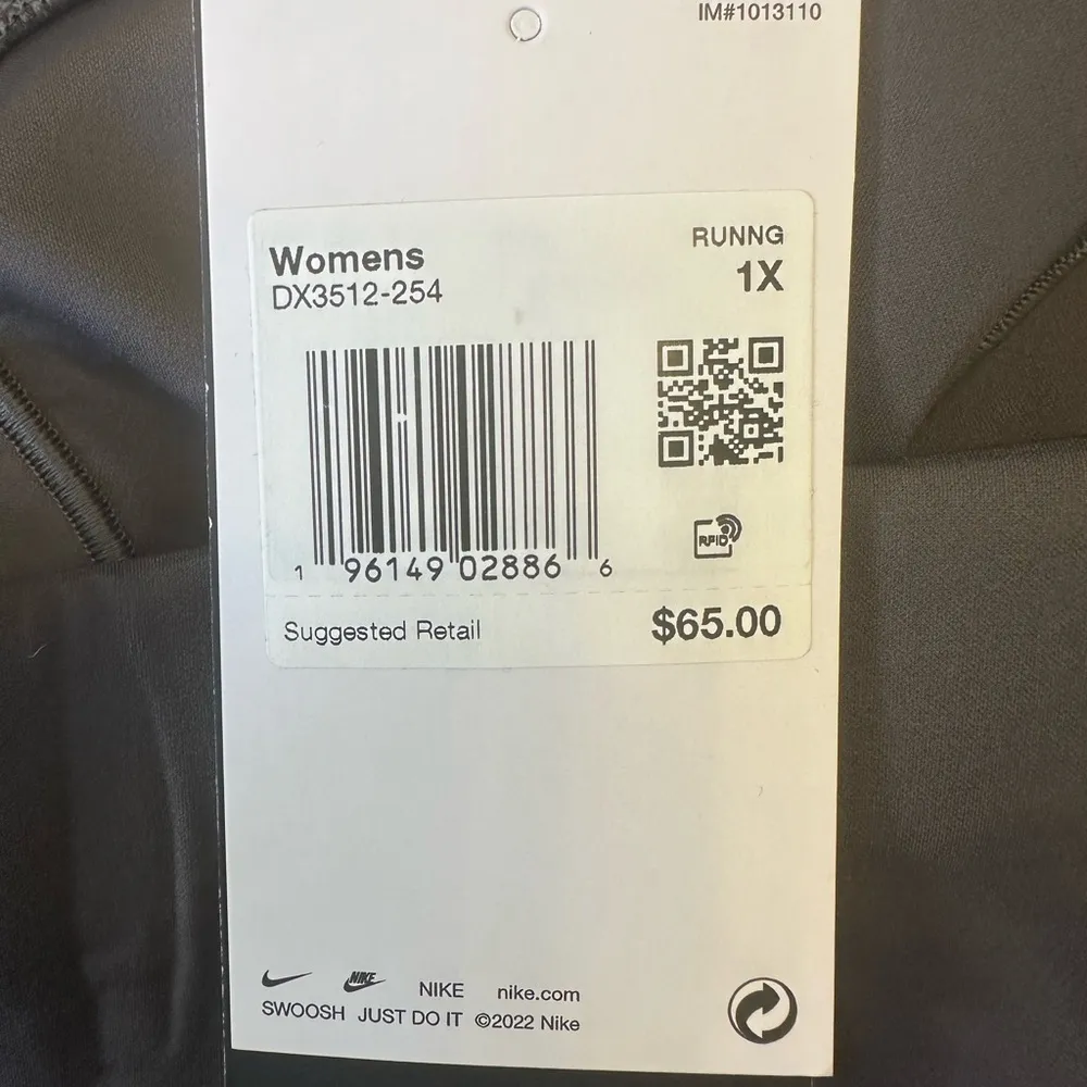 Nike Go Firm Support 8” High Rise InfinaLock Running Bike Pockets  Shorts NEW - Image 3