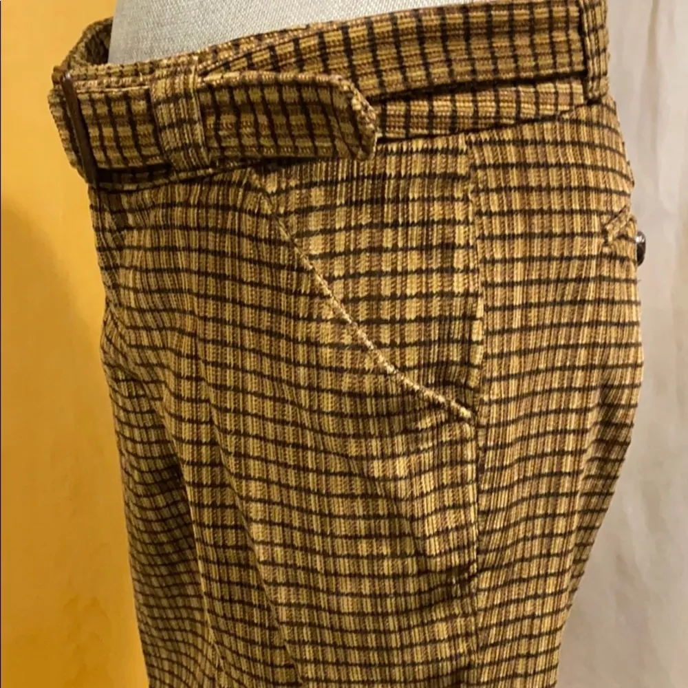 Banana Republic Fall Shorts - Image 5