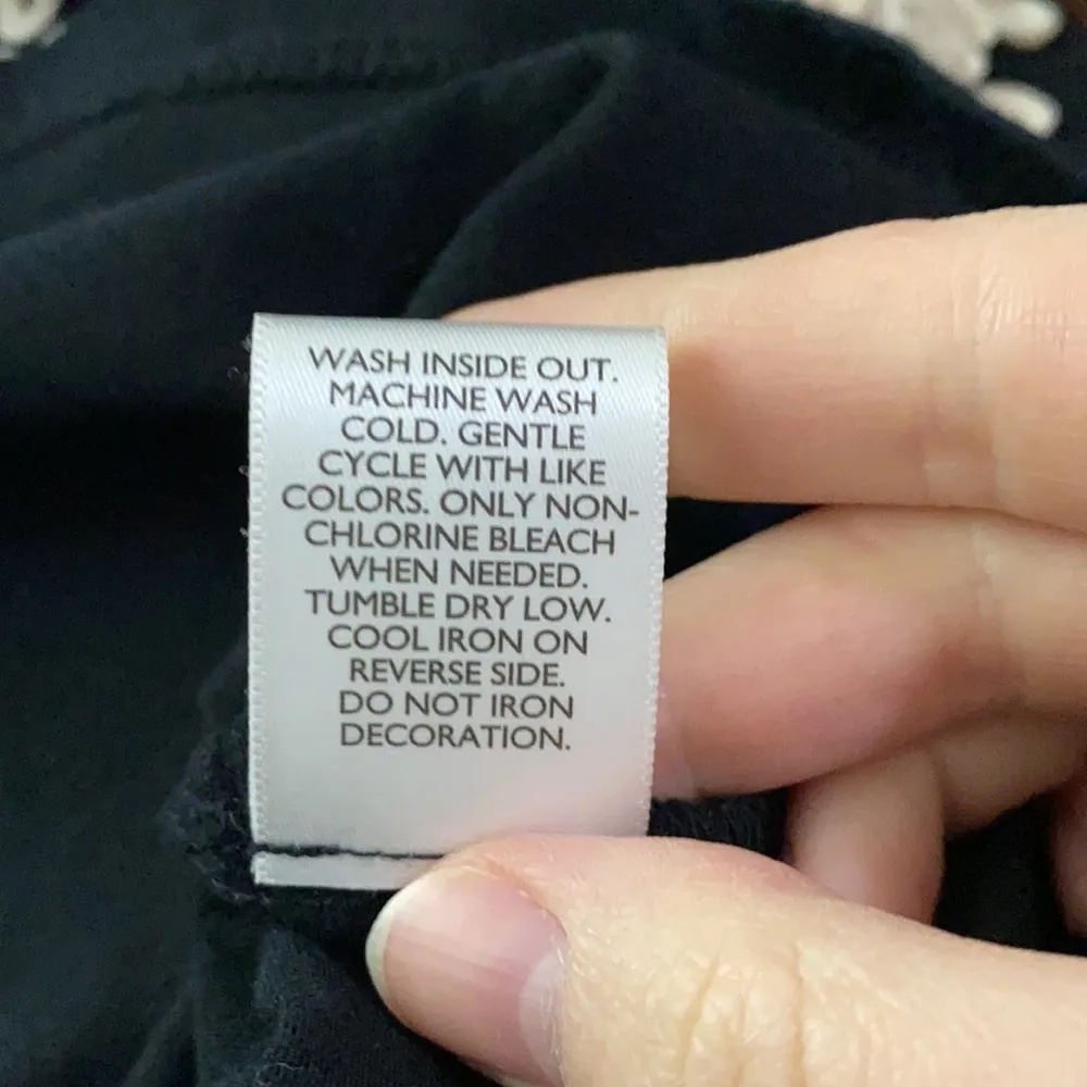 Inc International Concepts petite appliqué lace v neck top size S - Image 6