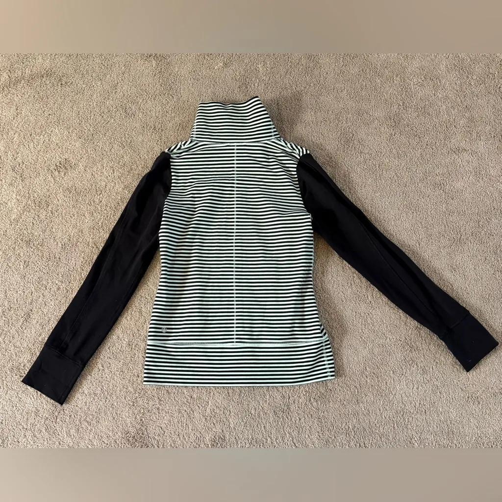 2013 Lululemon Daily Yoga Jacket Classic Stripe Mint Moment Black Size 8 Rare - Image 9