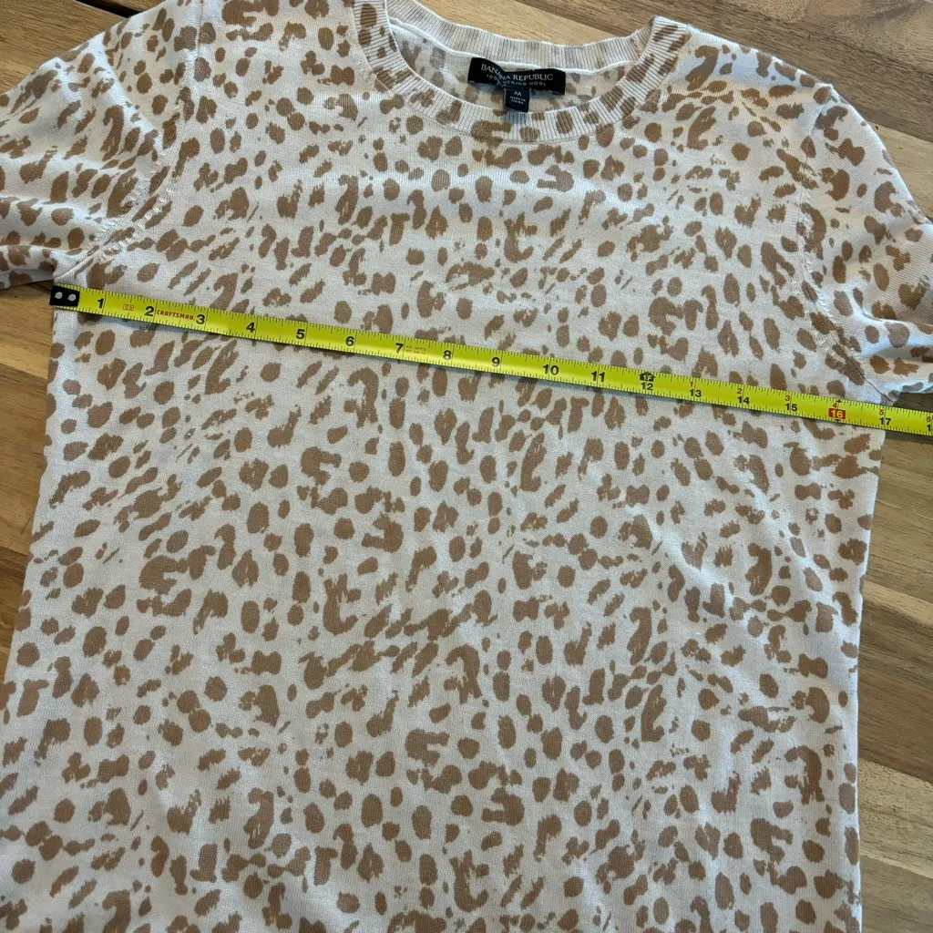 Banana Republic Cream Leopard Print Wool Sweater M - Image 4