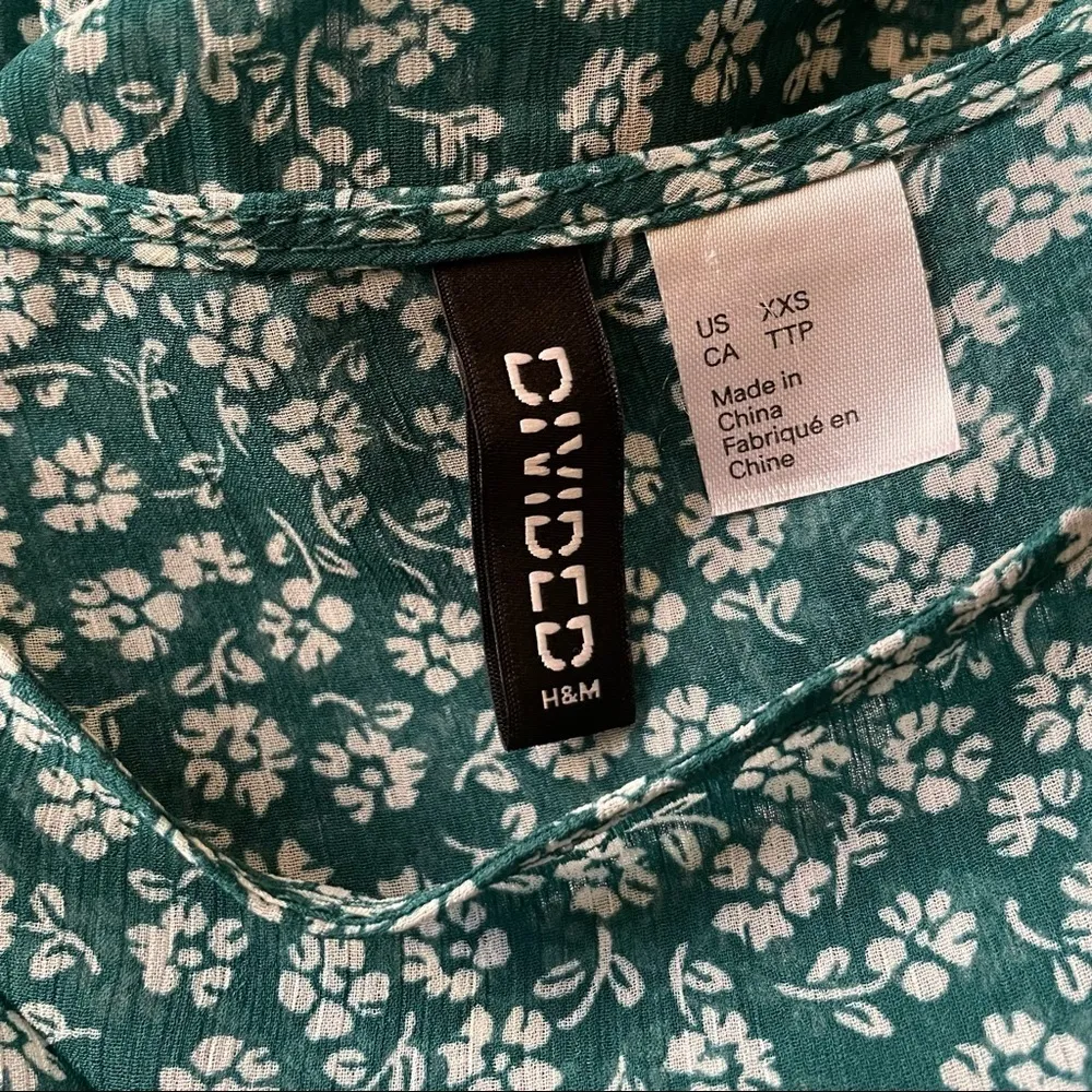 2/$15 XXS- Divided Tank Top Spaghetti Straps Green Floral Summer Women’s Shirt - Image 4