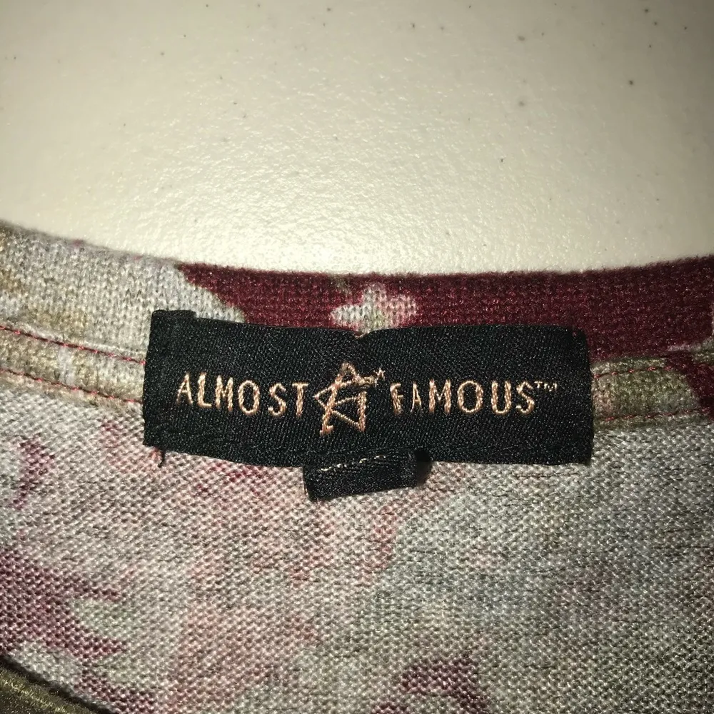 Almost Famous Form Fitting Top 1955 - Image 4