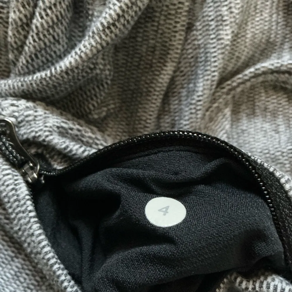 Lululemon base runner 1/2 zip jacket herringbone grey black size 4 - Image 7