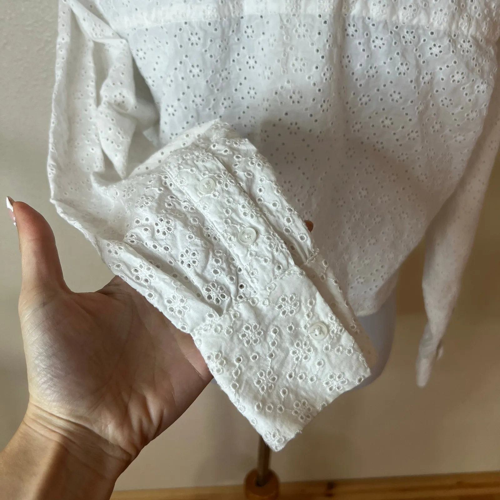 SPRWMN White Eyelet Lace Cropped Button Down Oversized Shirt NEW XS - Image 5