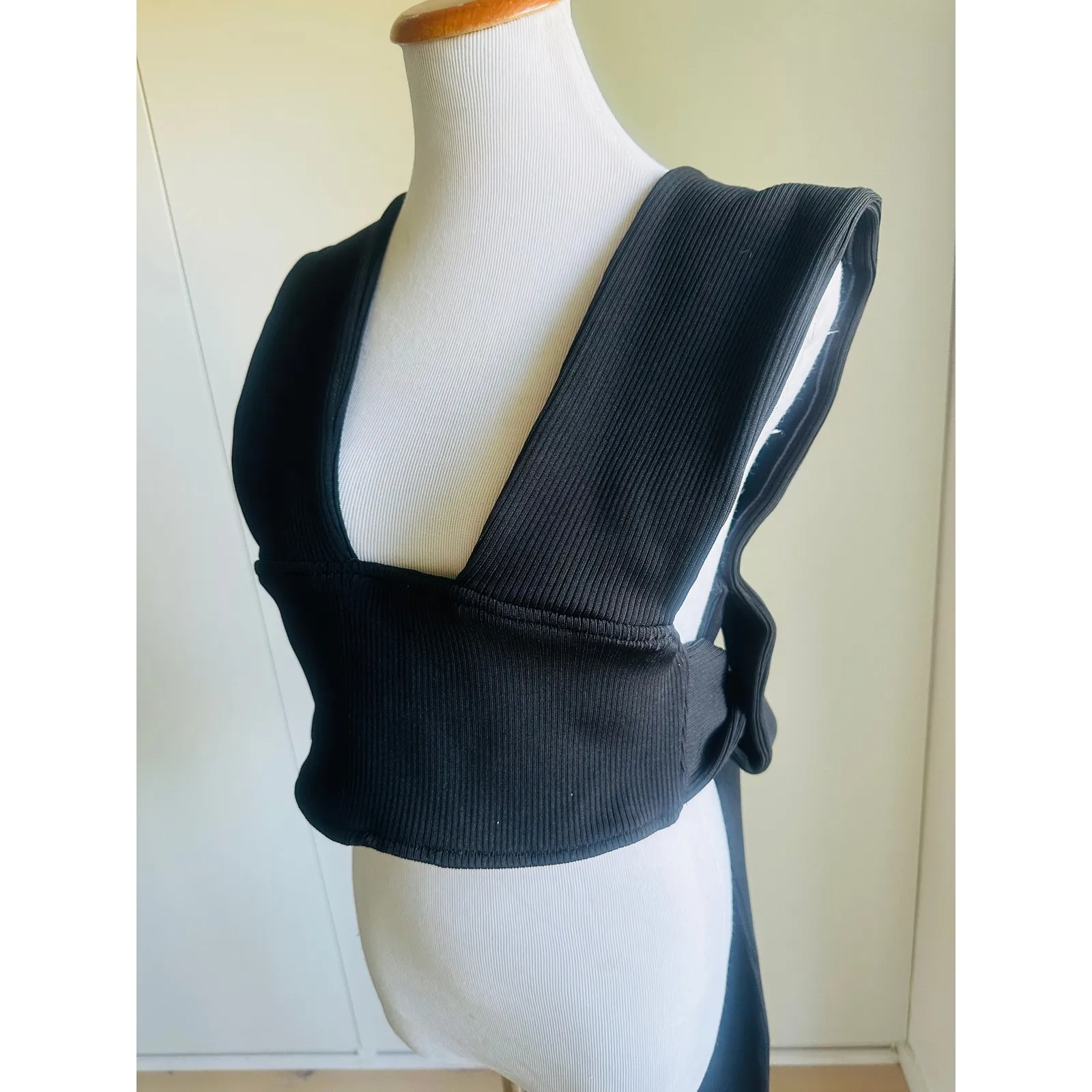 Maniere de Voir  Multi Wear Crop top in Black US size M Tanks Sexy Going Out - Image 4