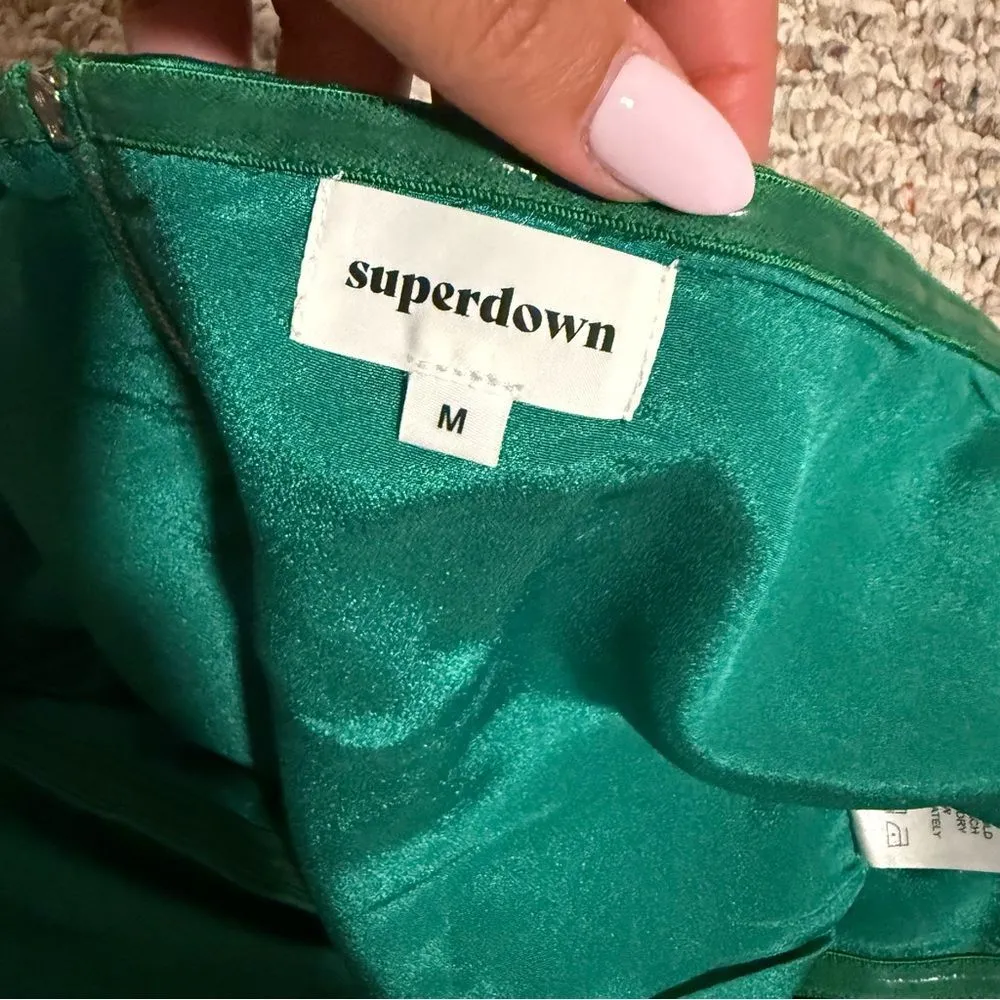 Superdown cora asymmetrical top in Kelly Green- Size Medium - Image 7