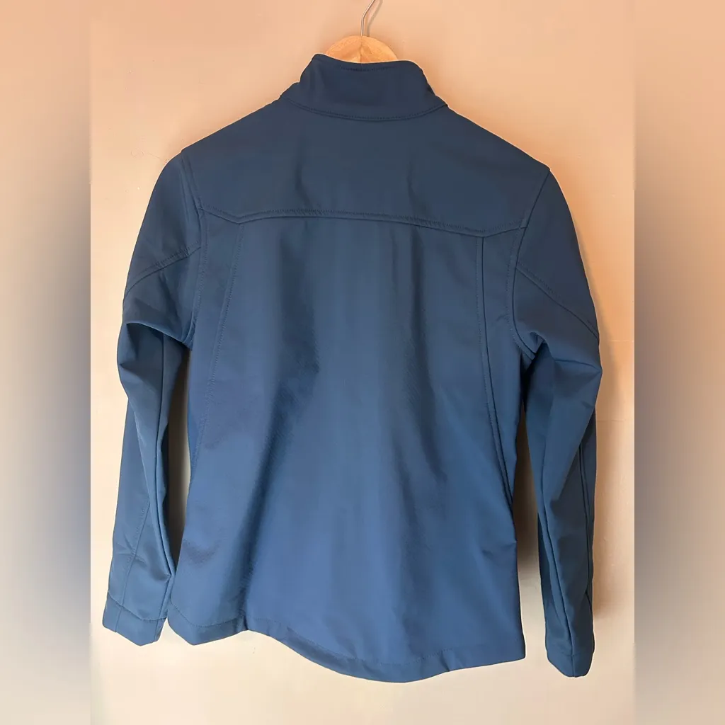 NWOT Women’s Ariat Team Softshell Jacket Deep Petroleum Blue Size M Western - Image 11