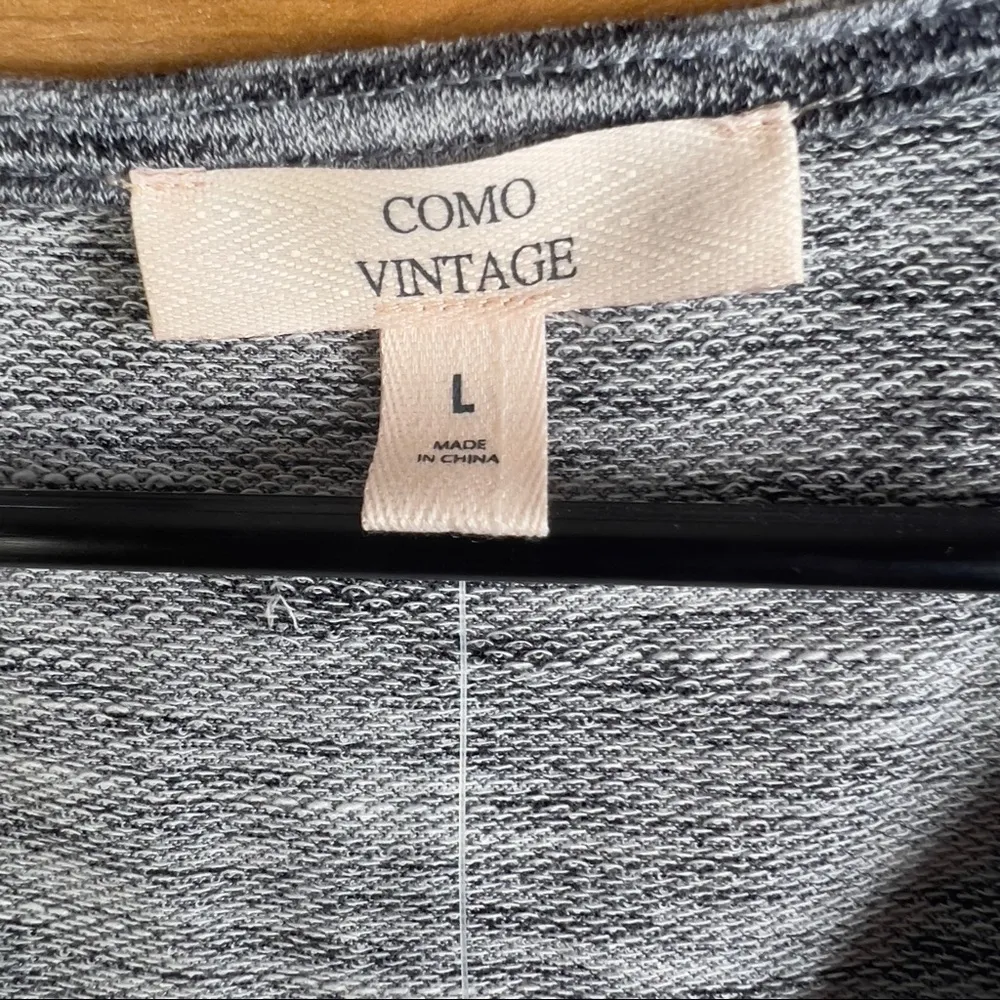 COMO Vintage Large V-neck Short sleeve cropped top w/a bottom tie - Image 4