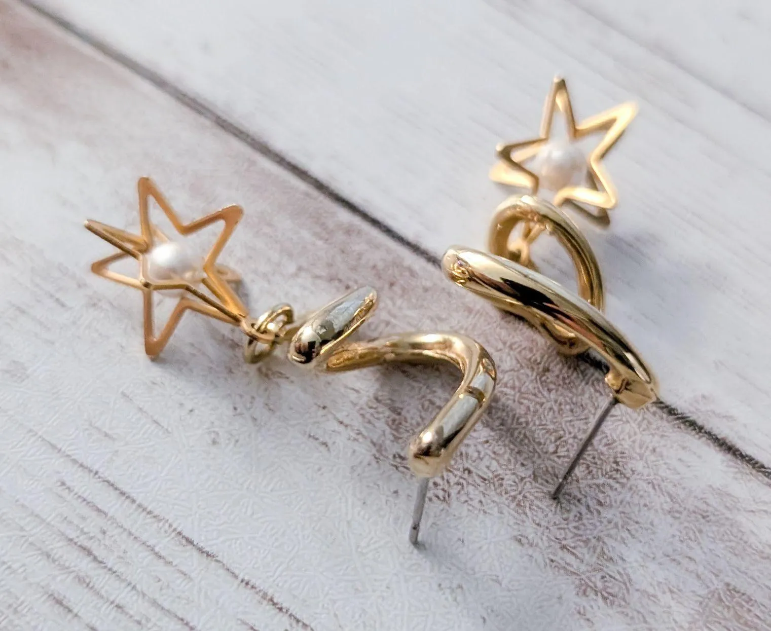 Vintage Earrings for Pierced Ears Twist Dangle with 3D Star & Faux Pearl Gold - Image 4